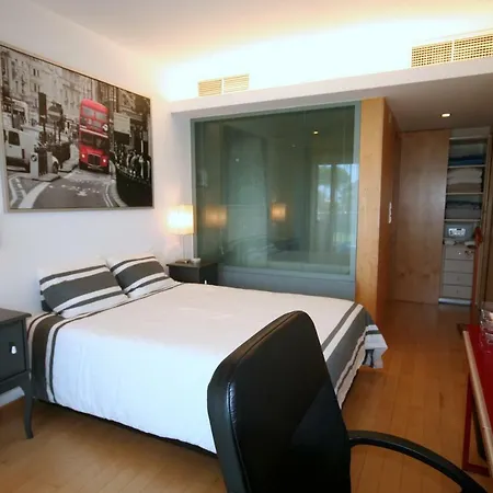 Modern Apartment *